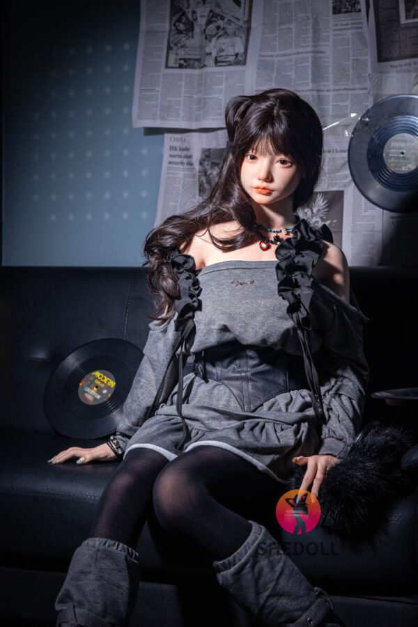 168cm5ft6-D-cup-Silicone-Head-Sex-Doll-–-Zhiyuan-3-1