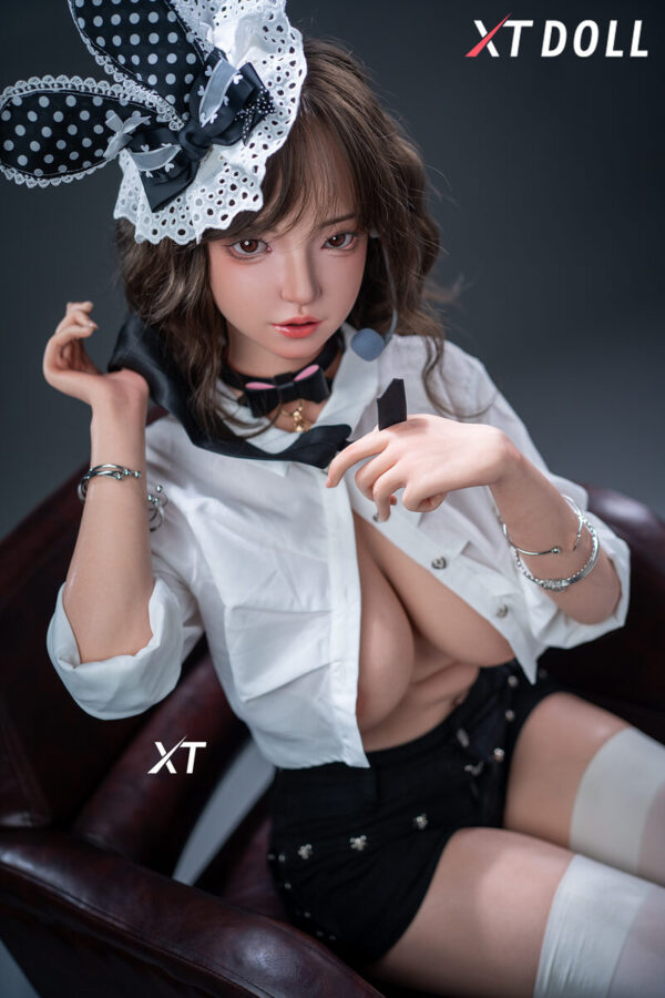 166cm5ft5-H-cup-Silicone-Sex-Doll-–-Katie-11-1