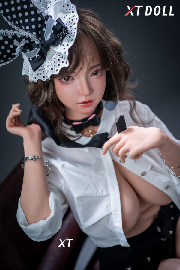 166cm5ft5-H-cup-Silicone-Sex-Doll-–-Katie-9-1
