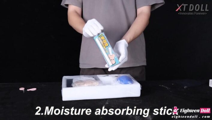 2.Moisture absorbing stick